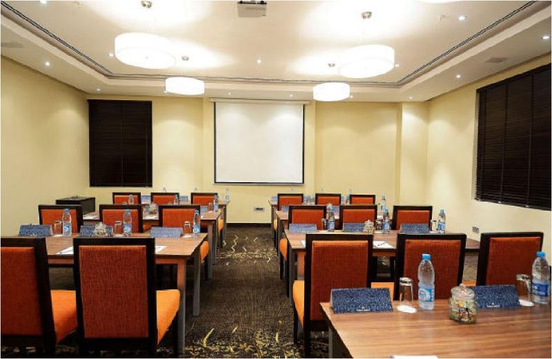Protea Hotel By Marriott Ikeja Select Lagos Extérieur photo