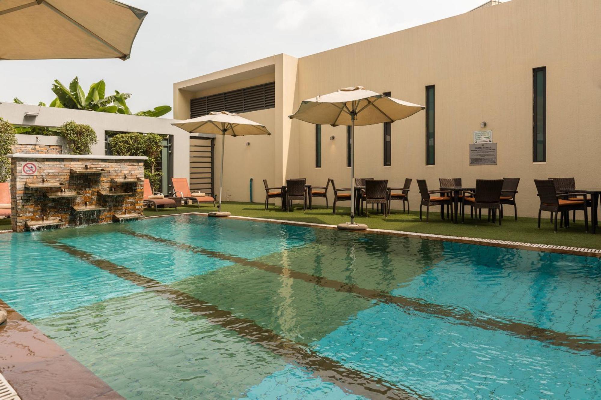 Protea Hotel By Marriott Ikeja Select Lagos Extérieur photo