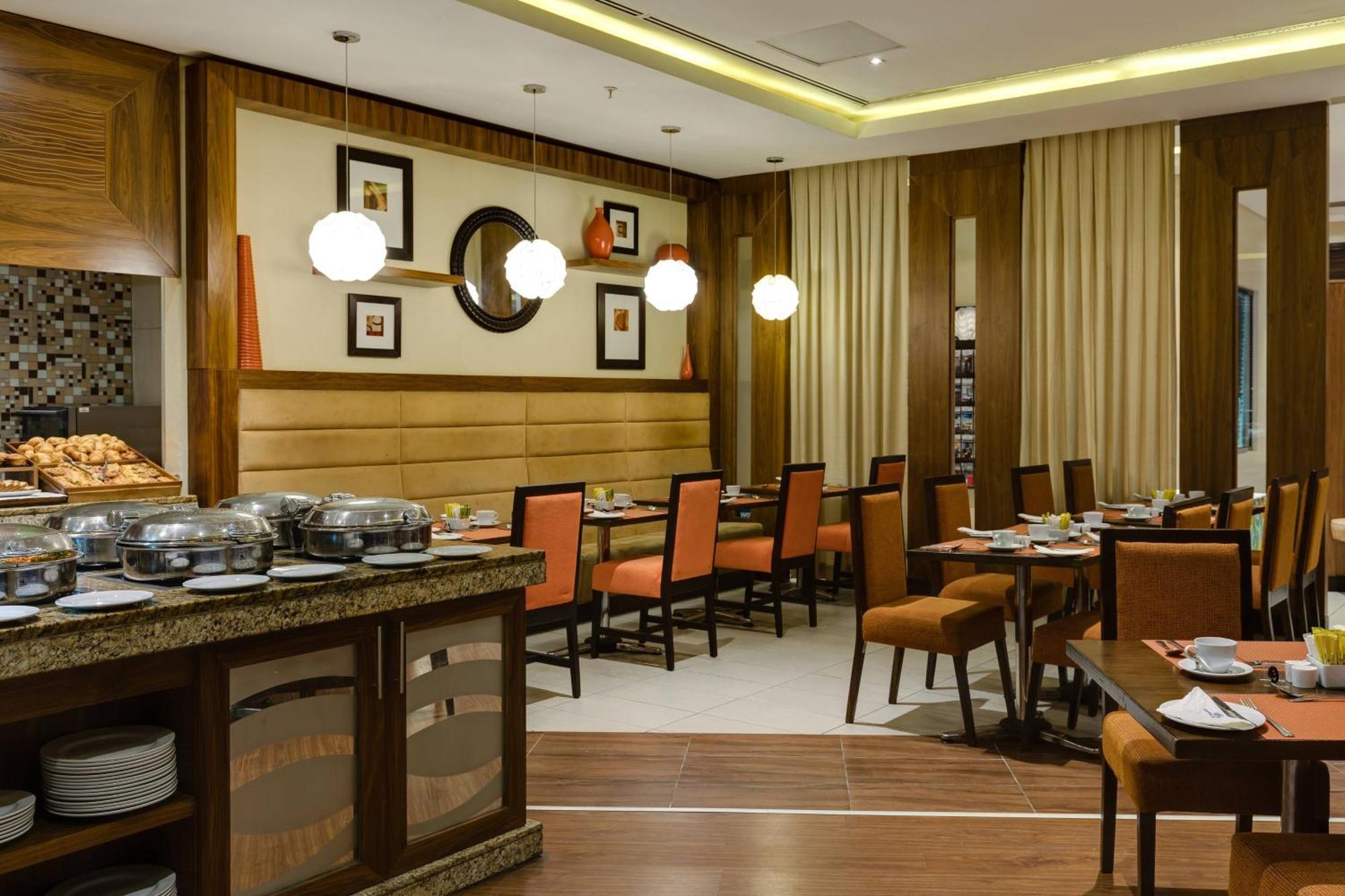 Protea Hotel By Marriott Ikeja Select Lagos Extérieur photo