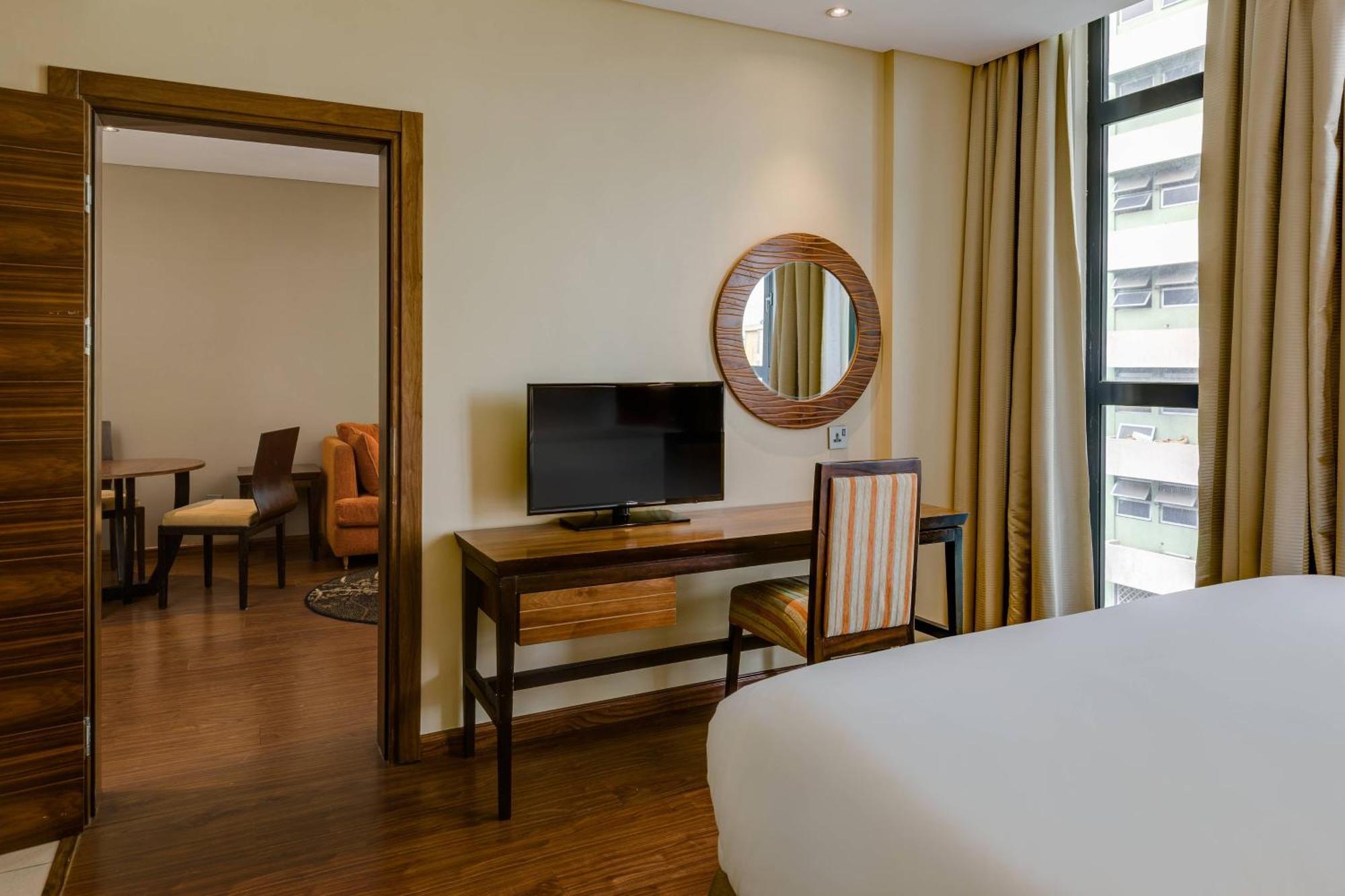 Protea Hotel By Marriott Ikeja Select Lagos Extérieur photo