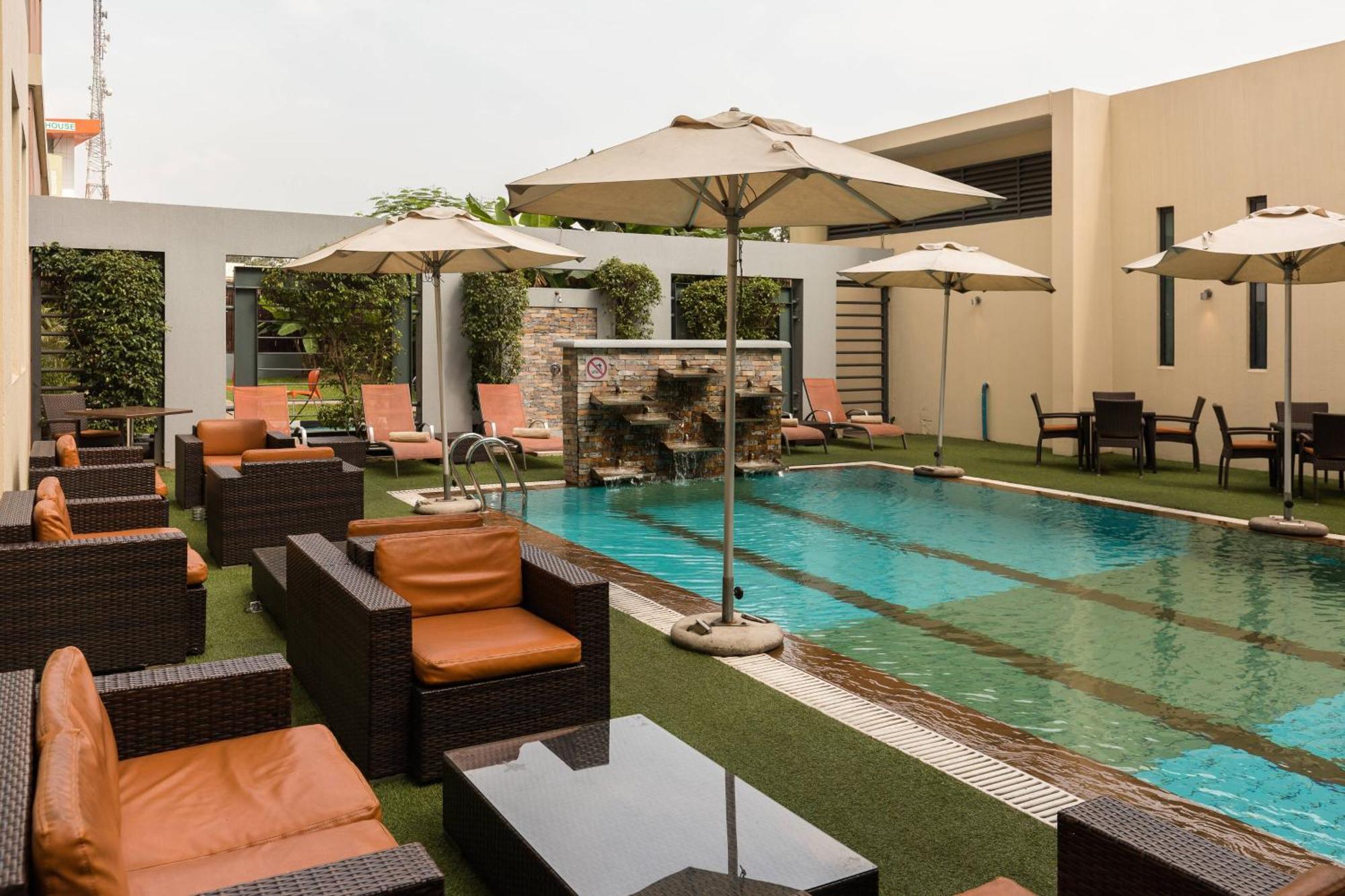 Protea Hotel By Marriott Ikeja Select Lagos Extérieur photo