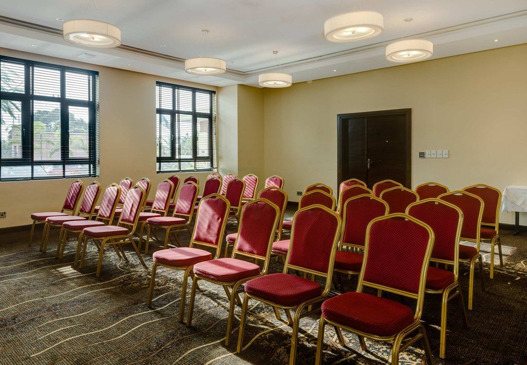 Protea Hotel By Marriott Ikeja Select Lagos Extérieur photo
