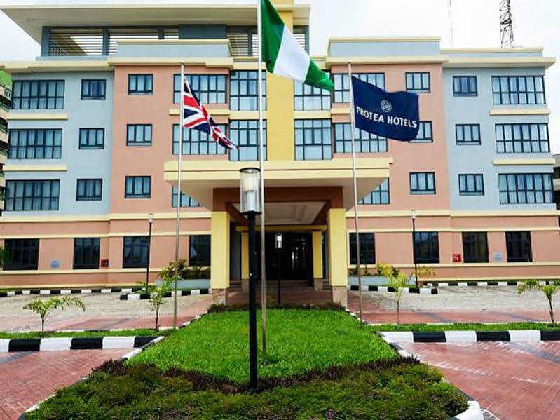 Protea Hotel By Marriott Ikeja Select Lagos Extérieur photo