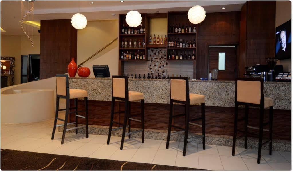 Protea Hotel By Marriott Ikeja Select Lagos Extérieur photo